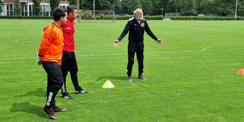 Torwarttrainer-Workshop auf dem 6. Derbystar Fußballtrainer-Kongress. Im Rahmen des Derbystar-Kongresses führte Christian Lasch einen Workshop für Torwarttrainer durch.